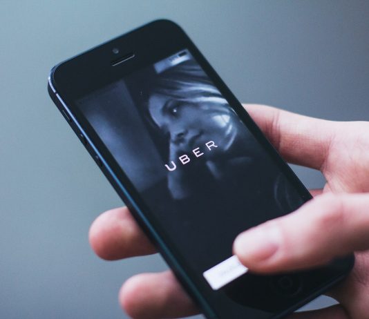 Uber wspiera Kobiety w zostaniu kierowczyniami kobiety