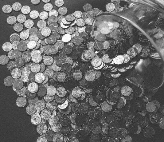 Gdzie trzymać oszczędności, gdy oprocentowanie lokat spada? lokata