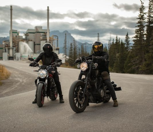 Czy okres jesienno-zimowy to dobry czas na zakup motocykla? zakup motocykla