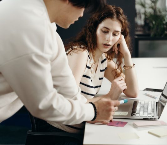 Outsourcing procesów w dużej firmie. Jakie przynosi zalety? outsourcing procesorow w firmie