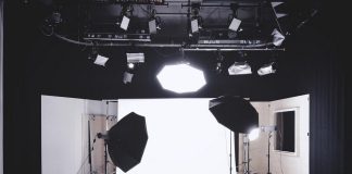 Nowoczesne oświetlenie szynowe jako kluczowy element aranżacji wnętrz oswietlenie szynowe